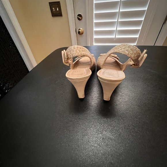 Stuart Weitzman size 6 open peep toe sling back  sandals - Picture 3 of 12